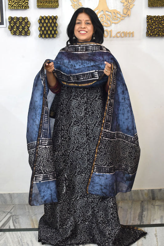 Elegant Handwoven Maheshwari silkcotton kurta fabric & dupatta set with  Wax Batik work