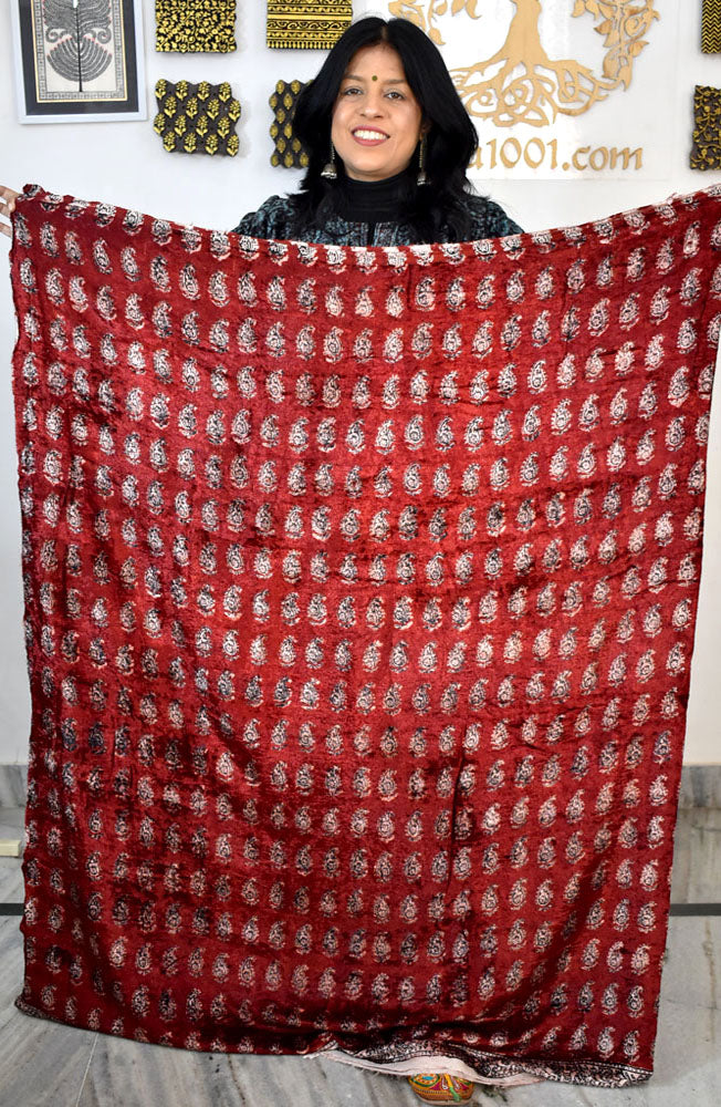 Bagh Velvet kurta fabric , length : 2.15mtrs , width : 51 inches