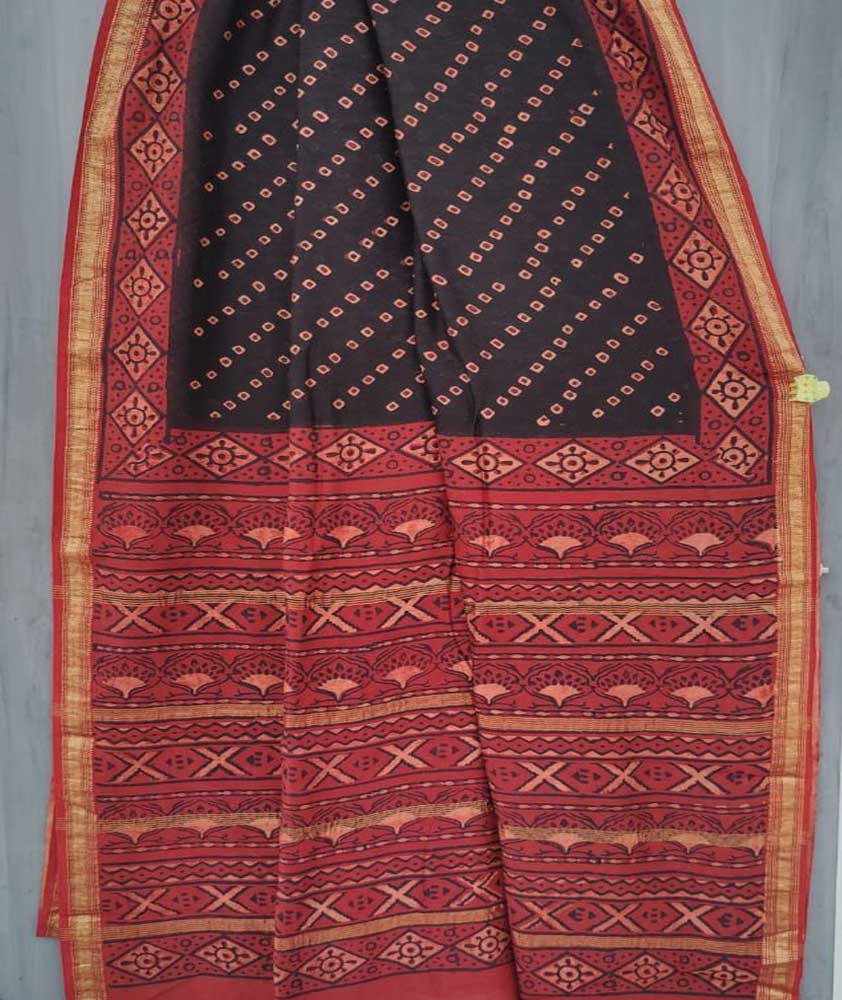Elegant & Earthy Hand Block Printed Dabu Ajrakh Maheshwari Saree