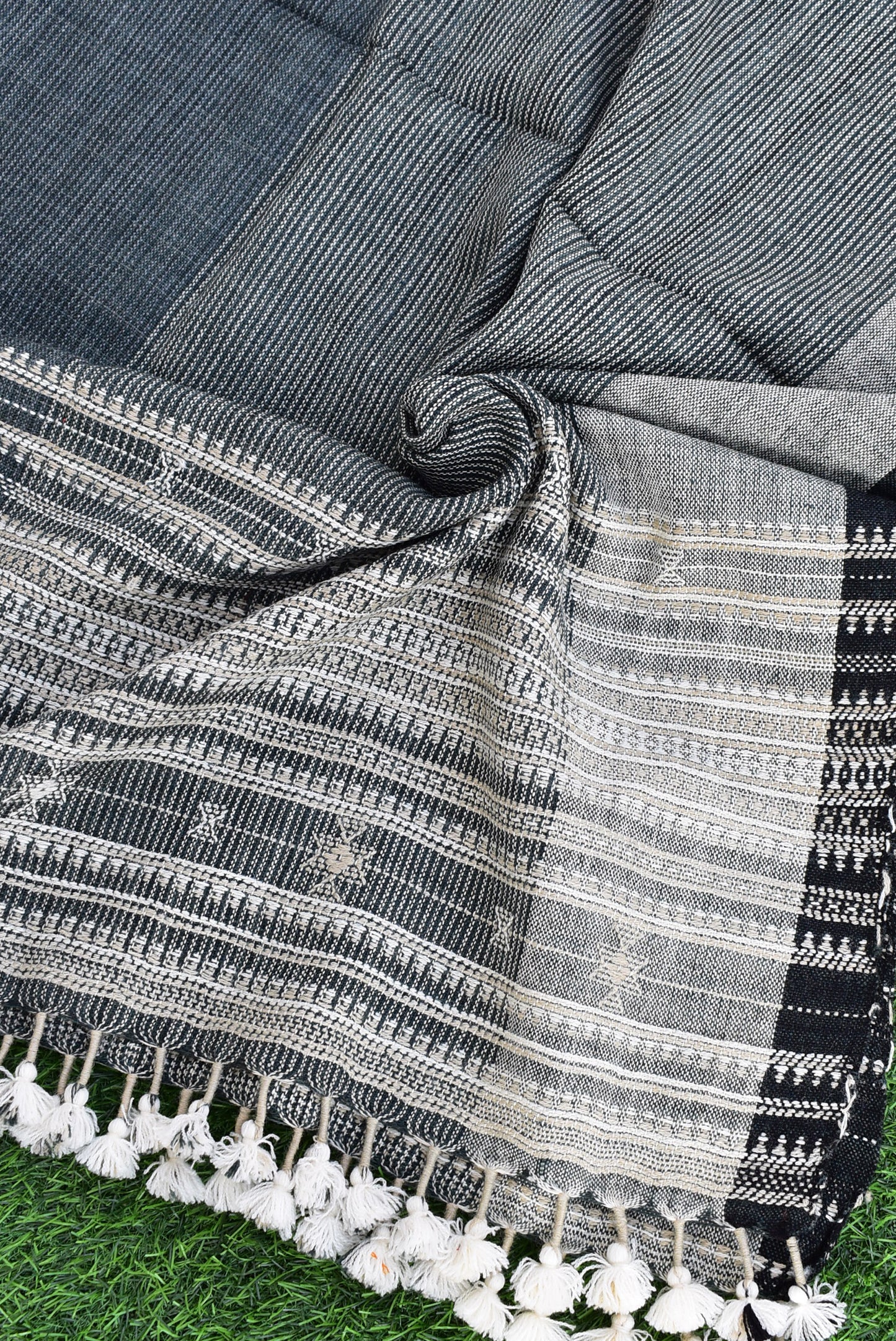 Unique, Warm Handwoven Bhujodi Handwoven Pure Wool shawl with tassels - Unisex Shawls