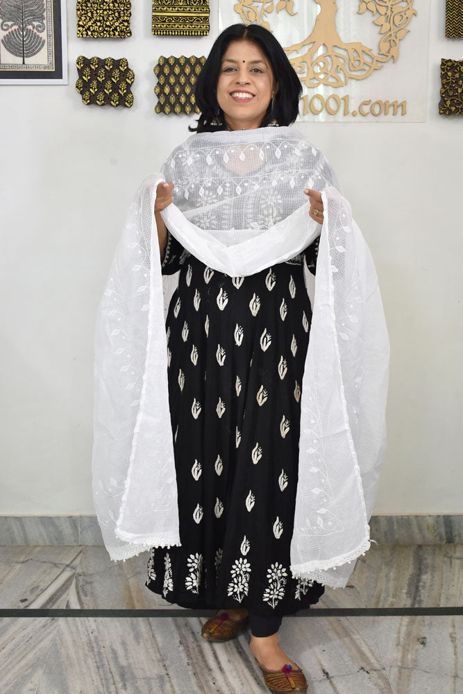 Handcrafted Phool Patti Applique & Hand Crochet work Kota cotton dupatta