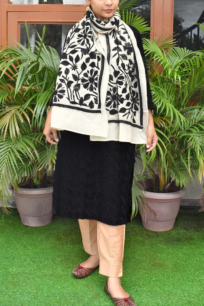 Elegant Hand Embroidered Kantha work Tussar Silk Stole
