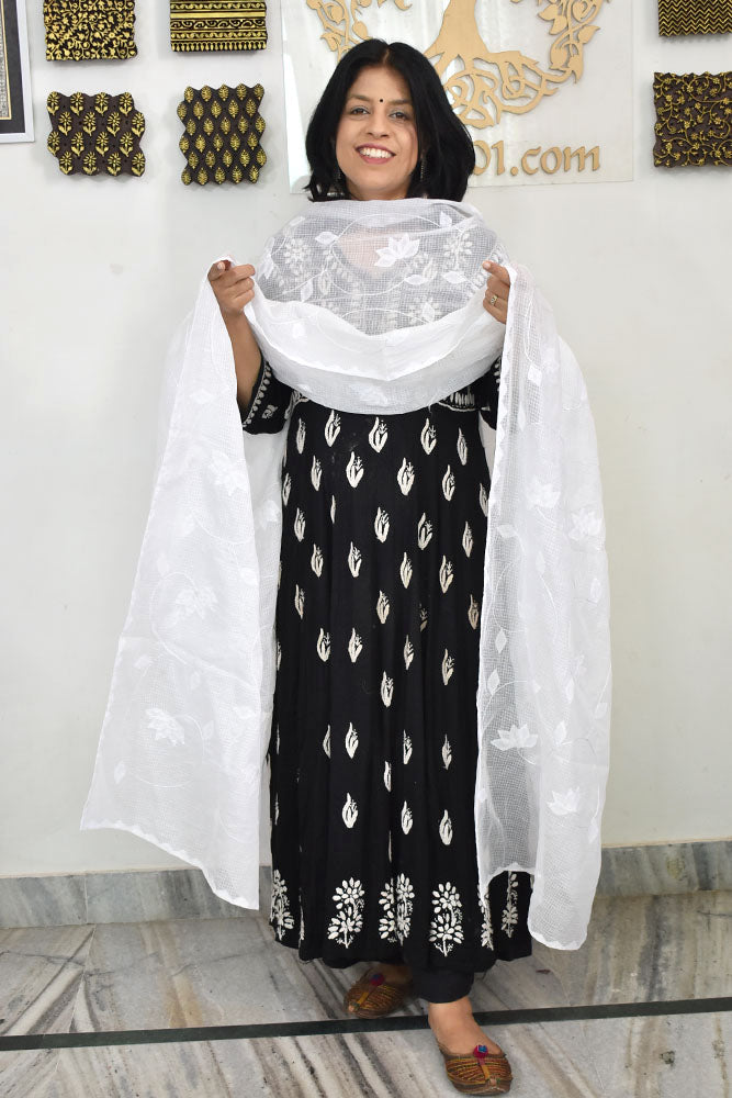 Handcrafted Phool Patti Applique & Hand Crochet work Kota cotton dupatta