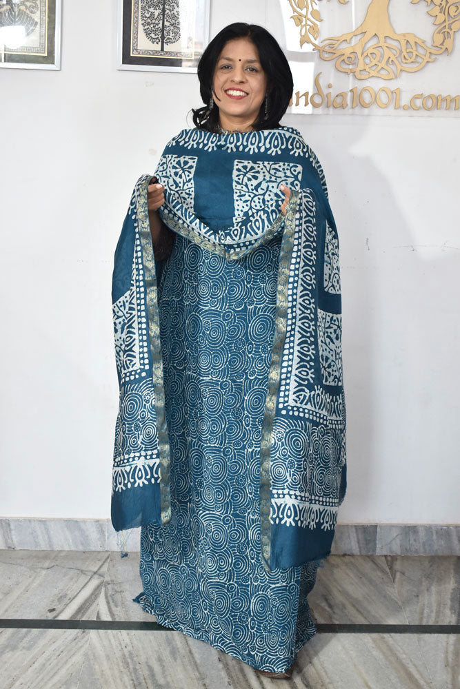 Beautiful Batik Muslin Unstitched suit fabric