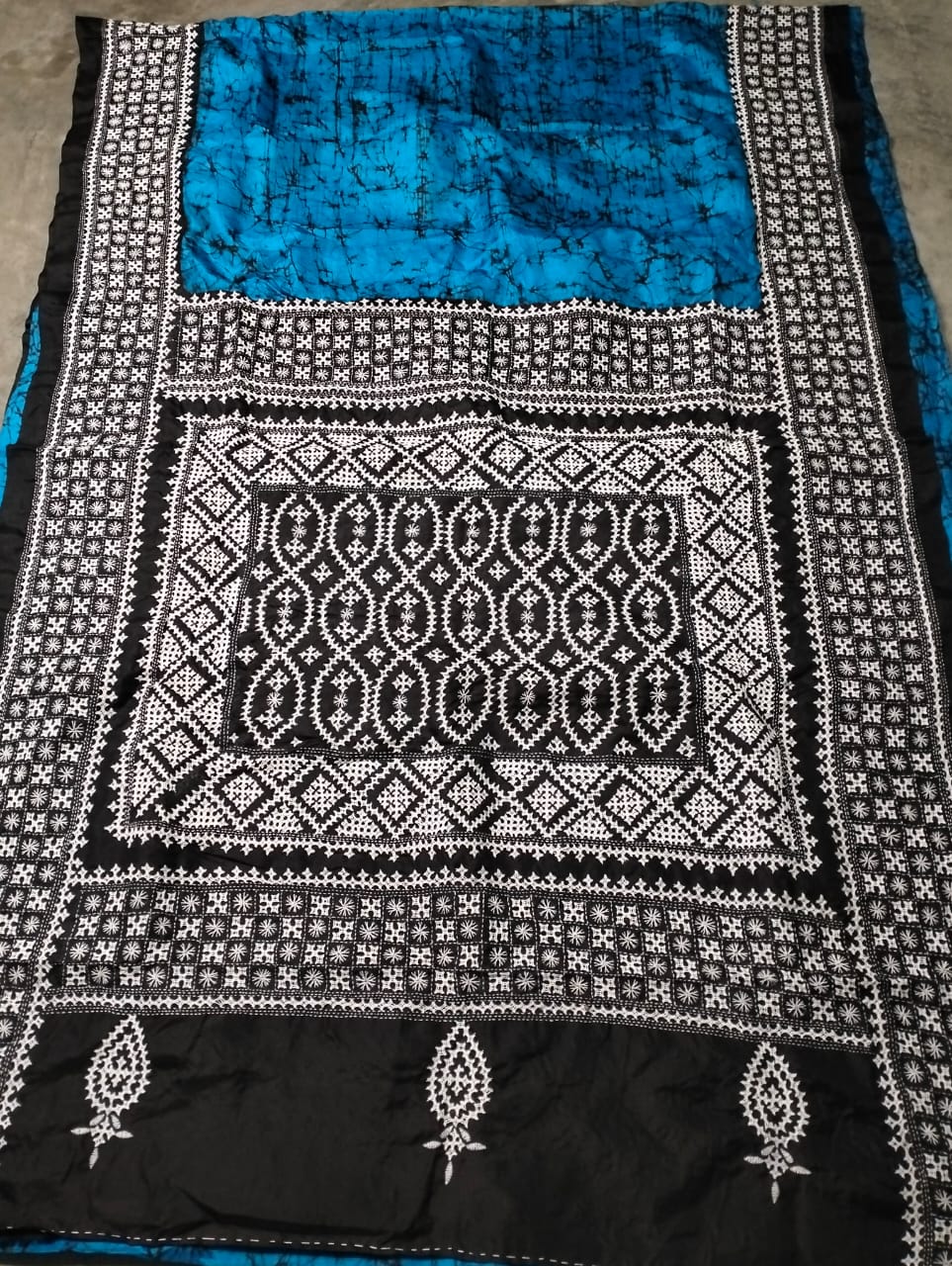 Hand Embroidered Sindhi Stitch work & Wax Batik Bangalore Pure Silk saree