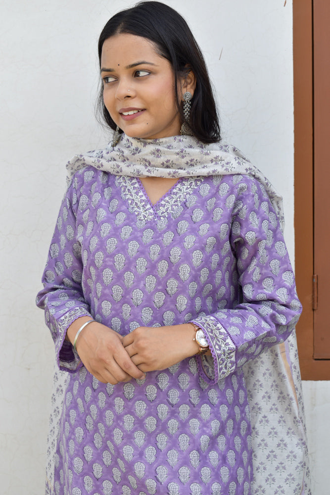 Beautiful Printed Chanderi suit with Lace details, Sequin work & Embroidery - Kurta , Chanderi Dupatta & Pant - size 38, 40, 42, 44