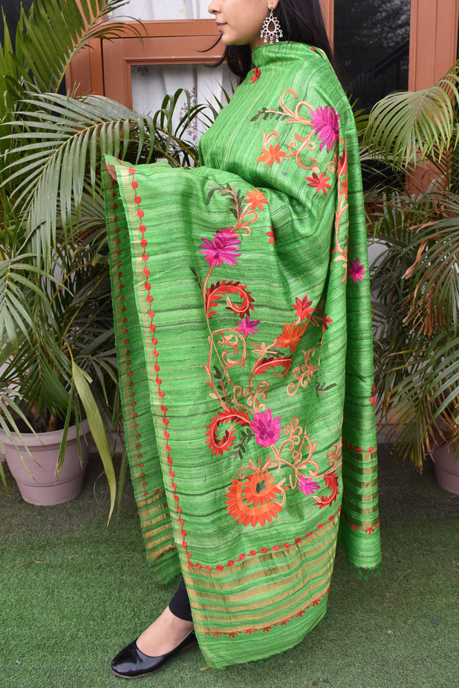 Elegant Geecha Silk dupatta with thread Aari work & Zari border & zari weave on the palla