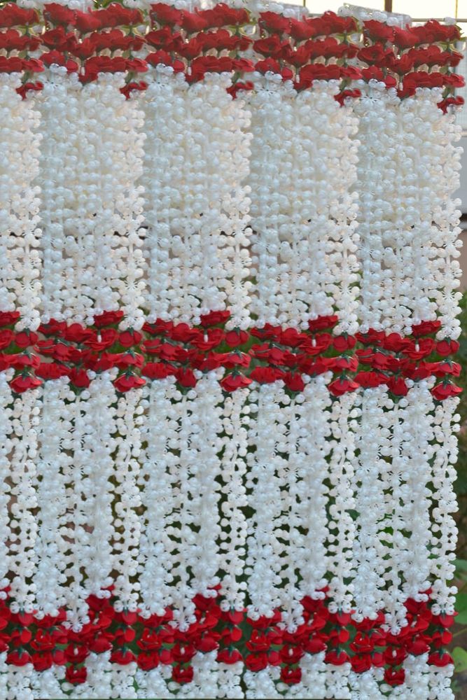 Pack of 6 - Artificial Jasmine/ Mogra/ Gajra/Mallipoo Veni with red rose flowers, Flower Garland strings - 4.8 ft + (off white color))