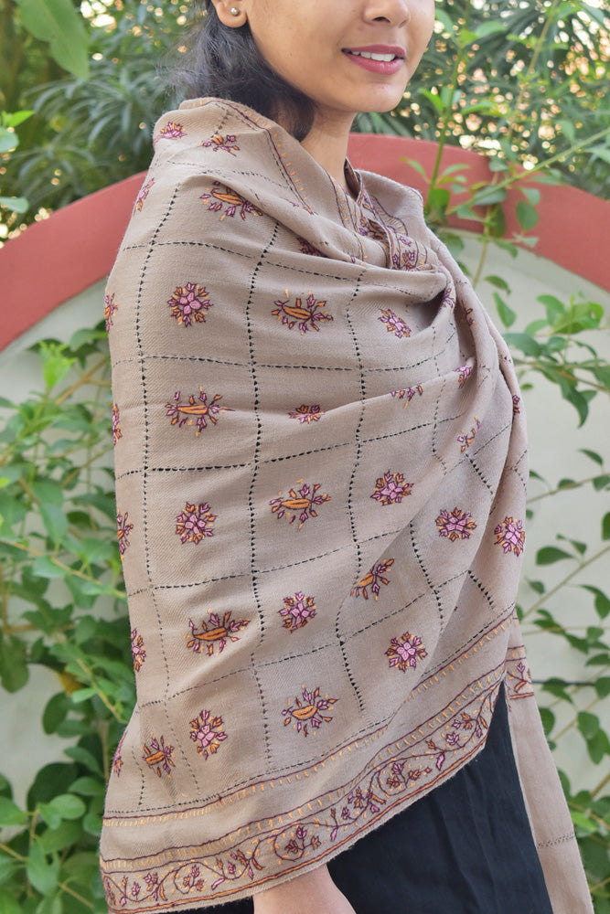 Intricate Kashmiri Sozni Hand Embroidery & Cutwork Work Woolen Stole