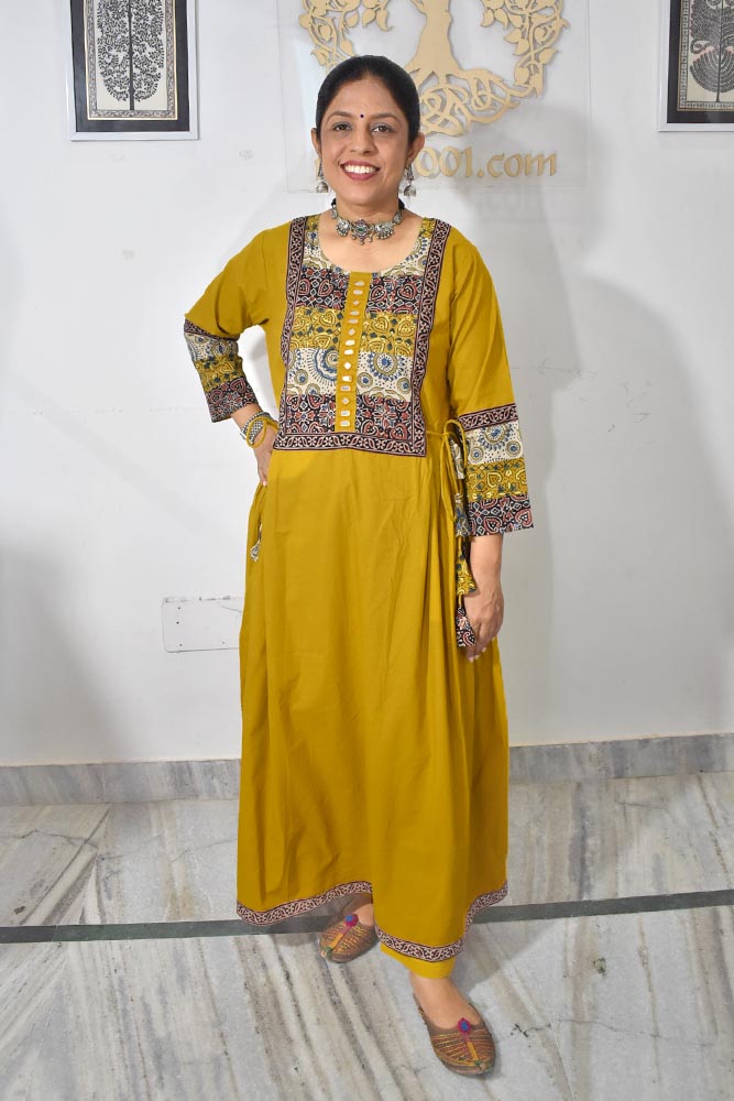 Beautiful Long Cotton Kurta & pant set with side pleats 40, 42, 44, 46 - 2 pc set