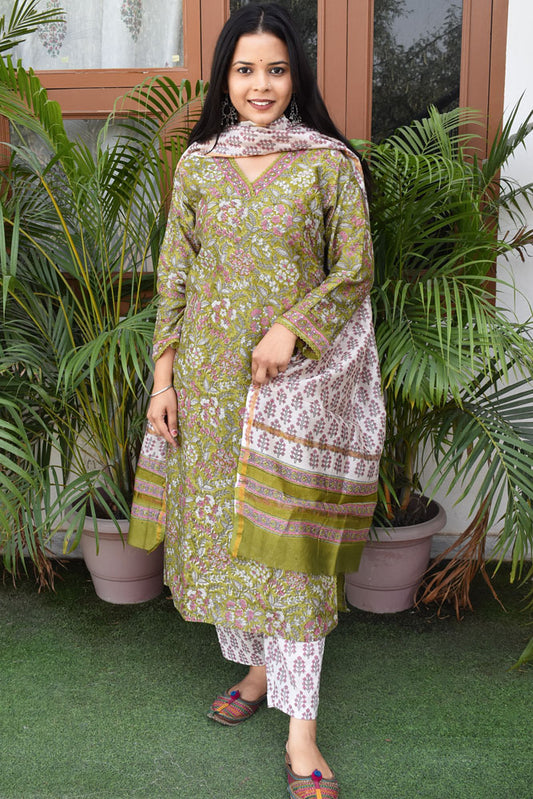 Beautiful Printed Chanderi suit with Lace details, Sequin work & Embroidery - Kurta , Chanderi Dupatta & Pant - size  42, 44