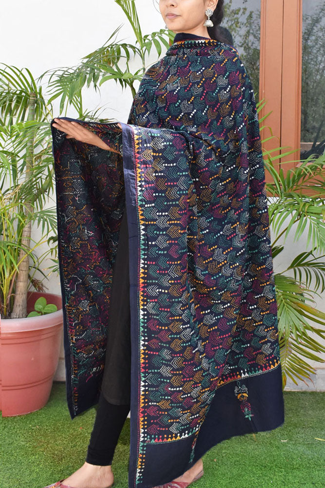 Hand embroidered Cotton Dupatta with Bengal Kantha work