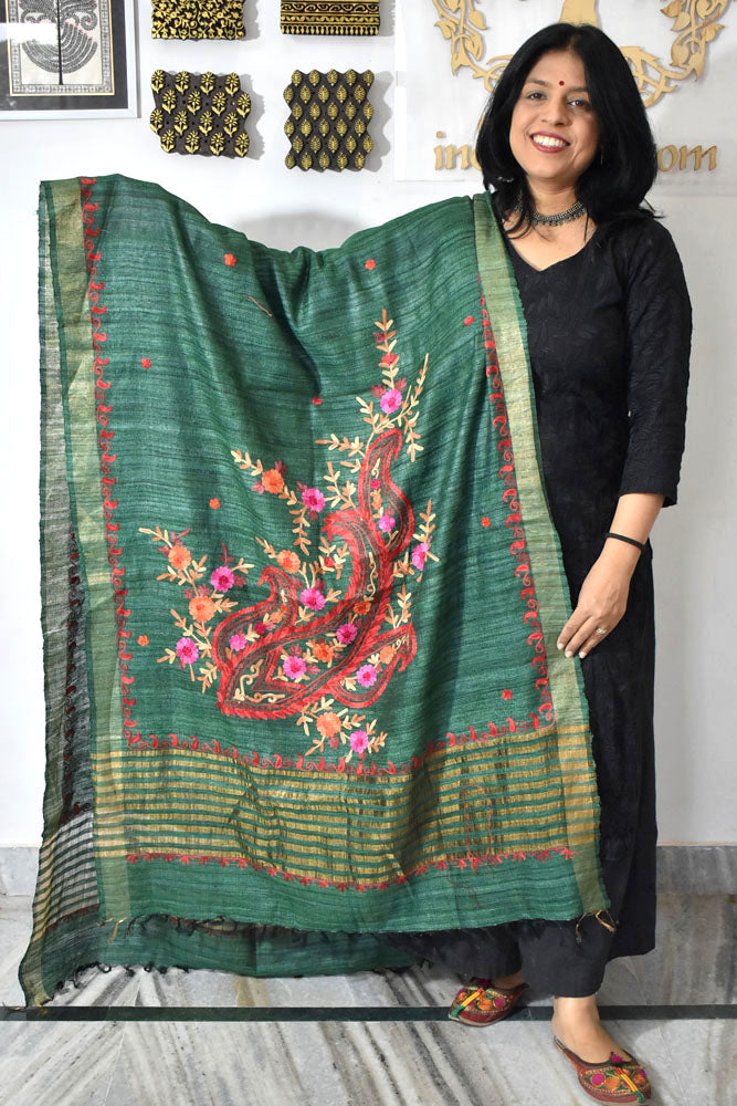 Elegant Geecha Silk dupatta with thread Aari work & Zari border & zari weave on the palla