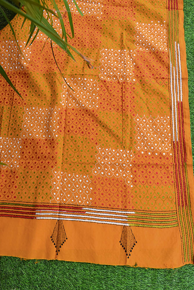 Hand embroidered Cotton Dupatta with Bengal Kantha work