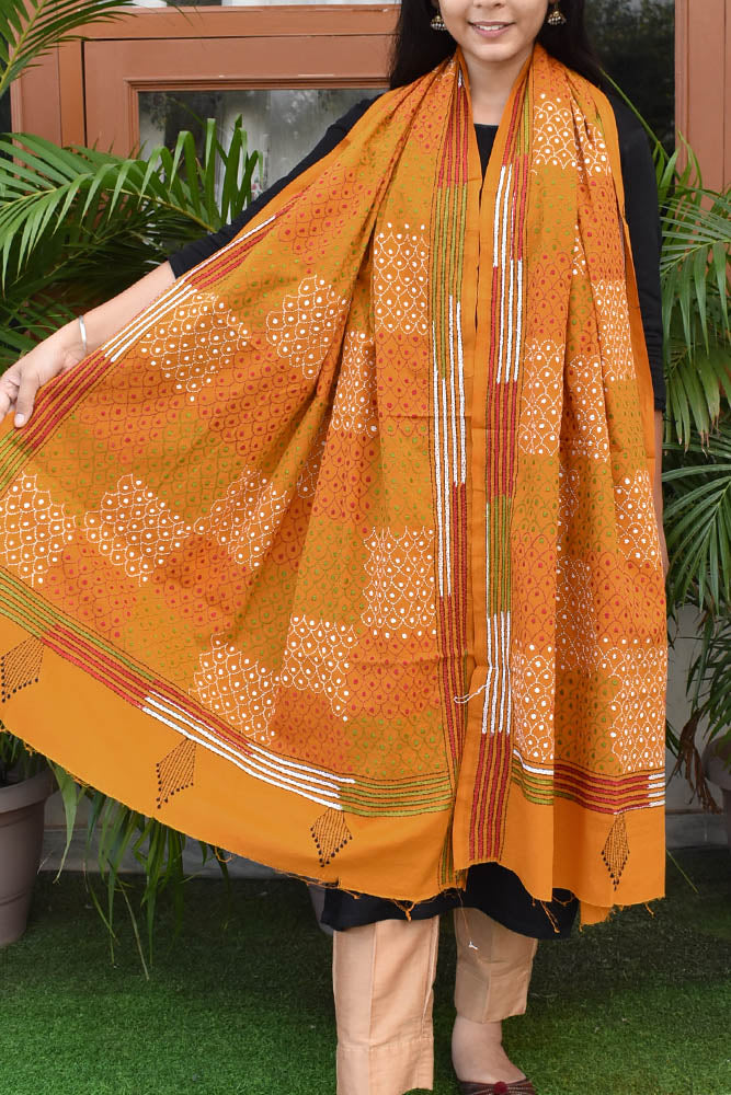 Hand embroidered Cotton Dupatta with Bengal Kantha work