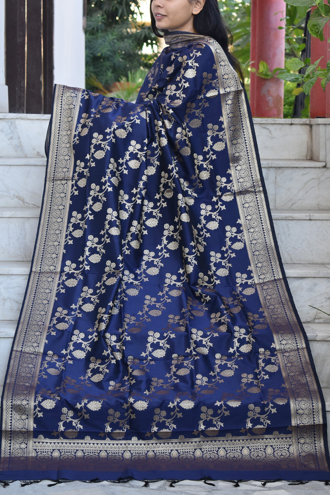 Beautiful Banarasi Dupatta with All over floral jaal