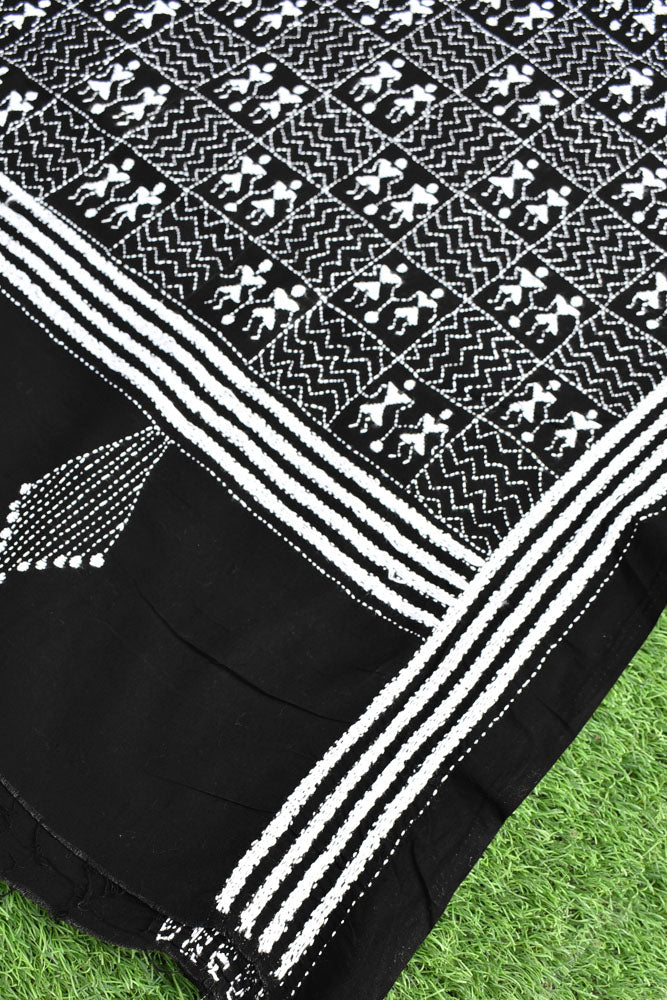 Hand embroidered Cotton Dupatta with Bengal Kantha work
