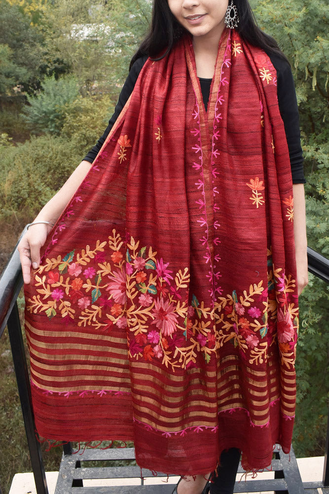 Elegant Geecha Silk dupatta with thread Aari work & Zari border & zari weave on the palla