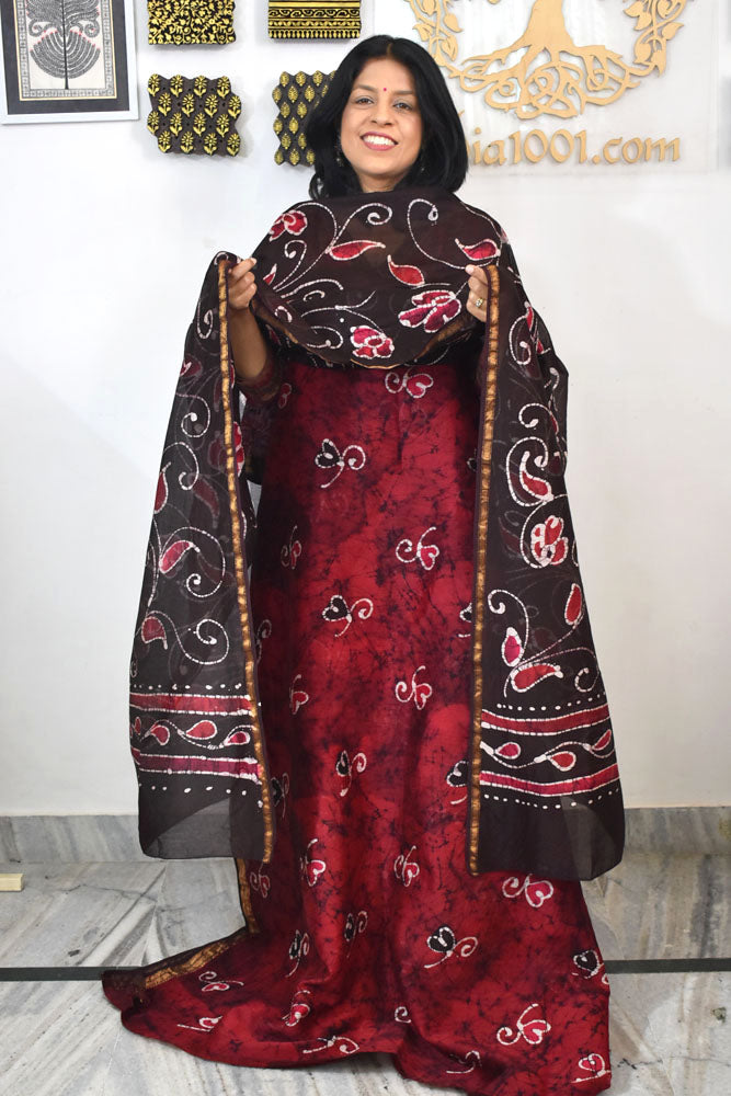 Elegant Handwoven Maheshwari silkcotton kurta fabric & dupatta set with Wax Batik work