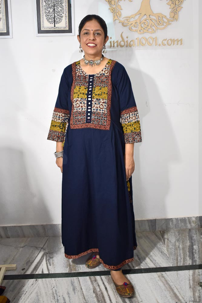 Beautiful Long Cotton Kurta & pant set with side pleats 40, 42, 44, 46 - 2 pc set