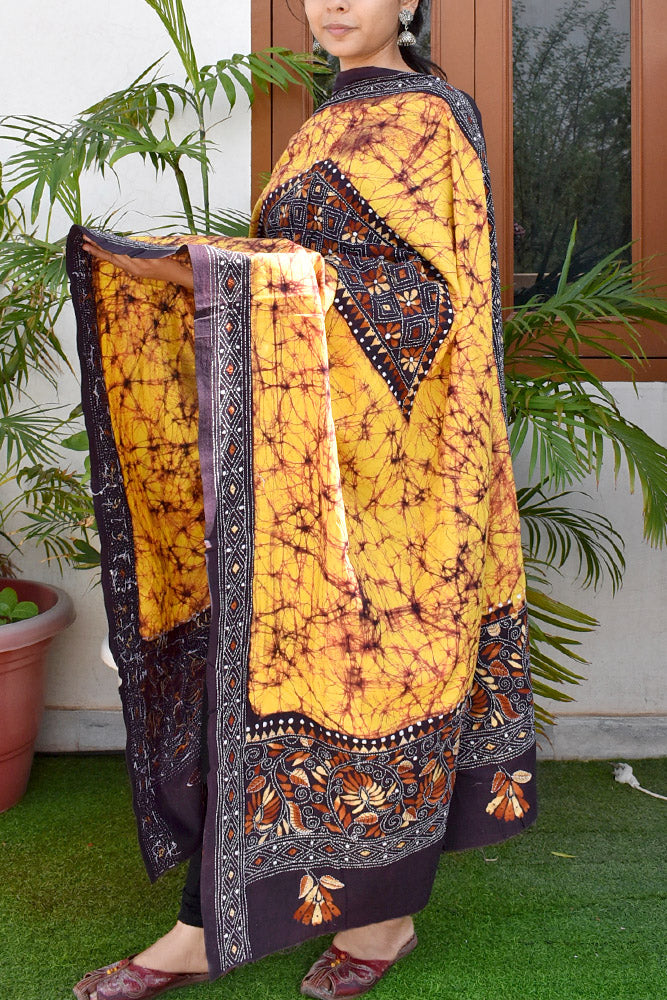 Handcrafted & Handembroidered Cotton Dupatta with Bengal Kantha & Batik work
