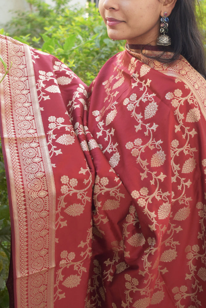 Beautiful Banarasi Dupatta with All over floral jaal