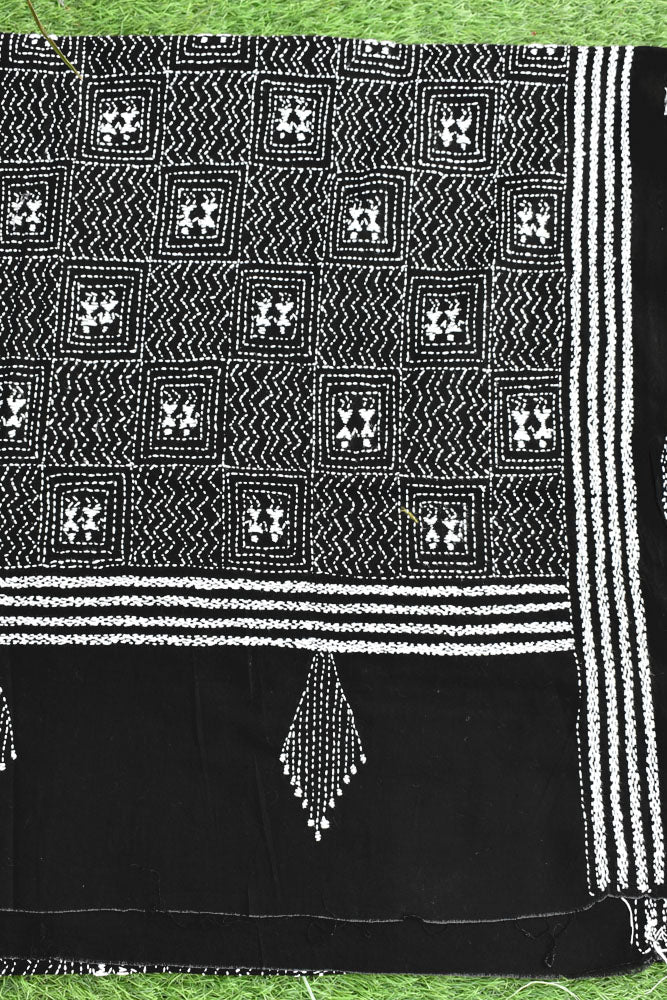 Hand embroidered Cotton Dupatta with Bengal Kantha work