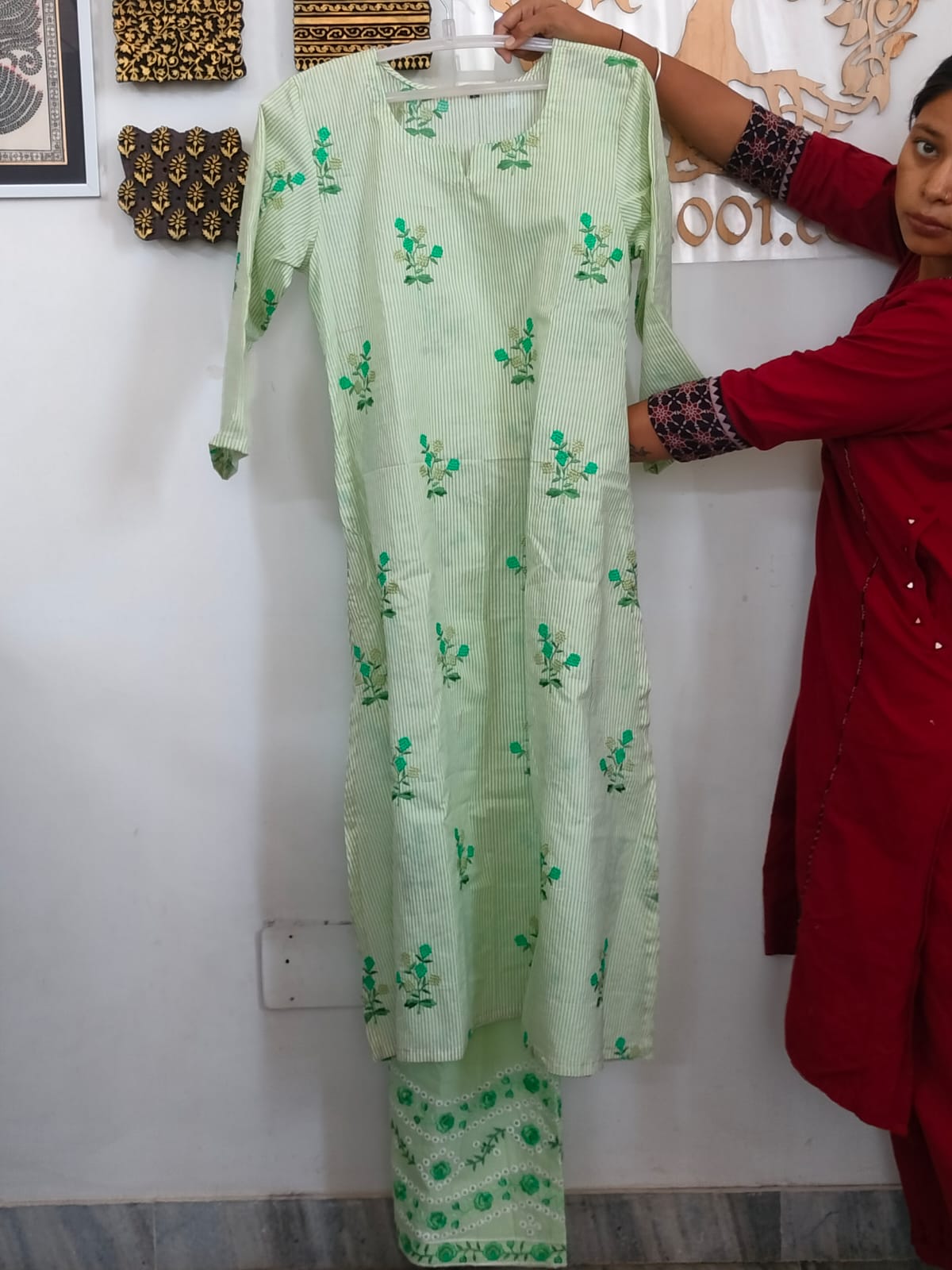 Elegant Handwoven Cotton Set Kurta & Pant With Embroidery