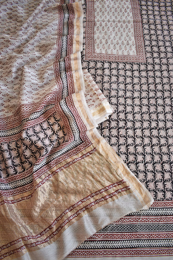 Bagh Hand Block Printed unstitched 3 pcs Handwoven Maheshwari suit fabric with Zari borders & Lagdi ( zari palla )