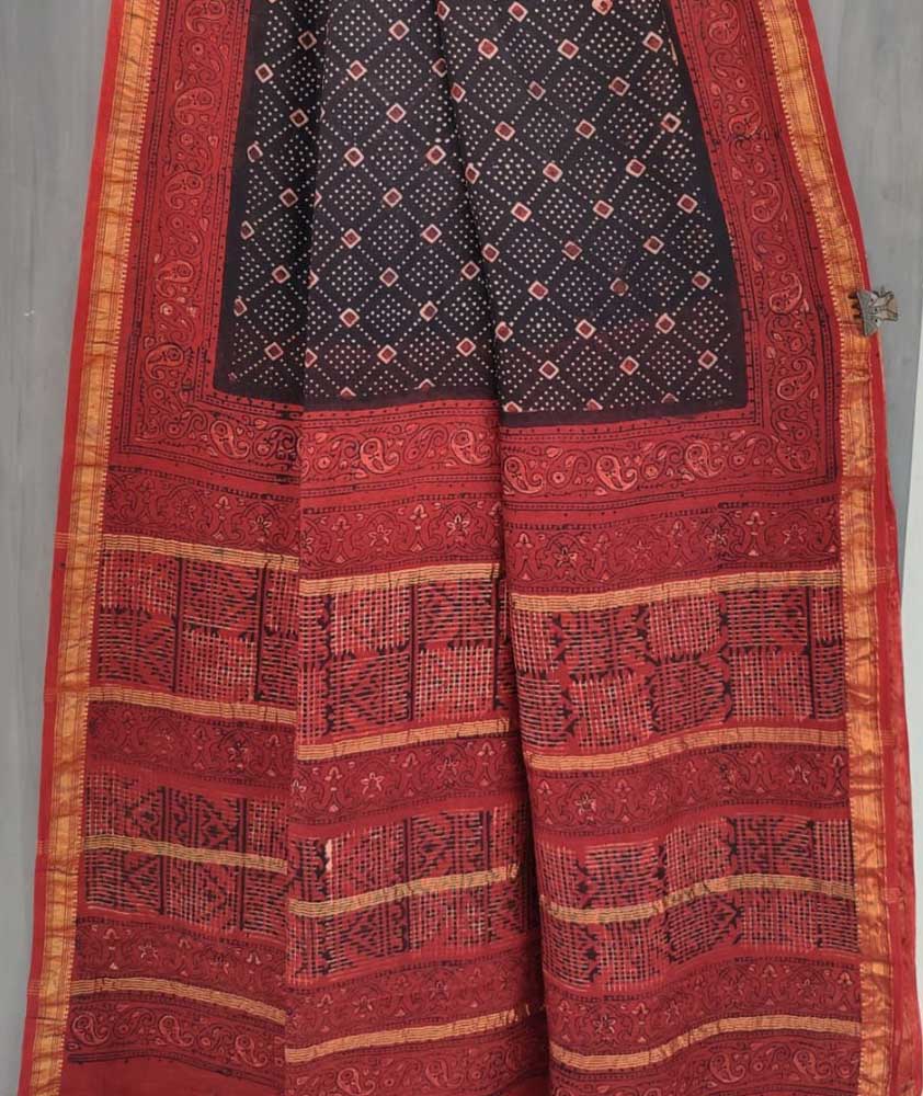 Elegant & Earthy Hand Block Printed Dabu Ajrakh Maheshwari Saree