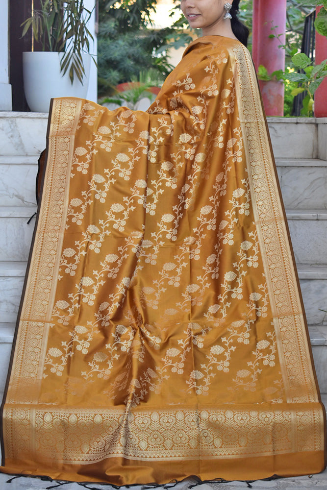 Beautiful Banarasi Dupatta with All over floral jaal