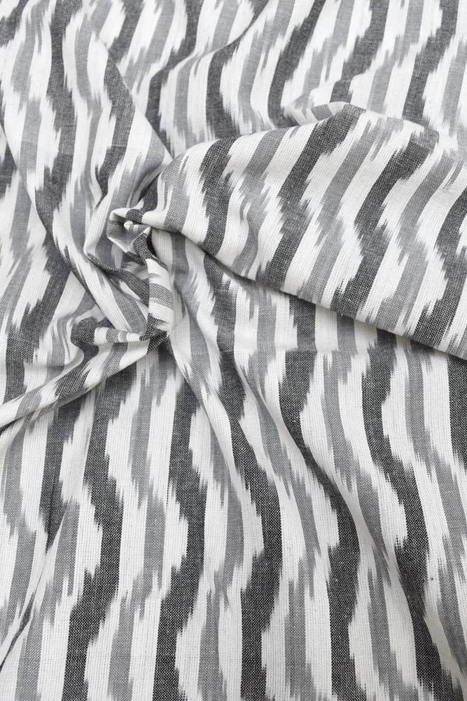 Woven ikkat cotton  fabric ( 2.5 mtrs cut)