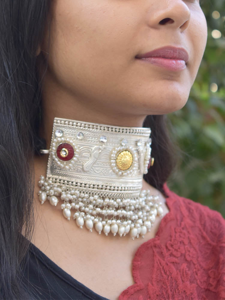 Beaultiful Silver Look Alike Statement Choker