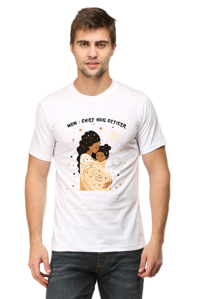 Mom : Chief Hug Officer - Classic Unisex T-shirt