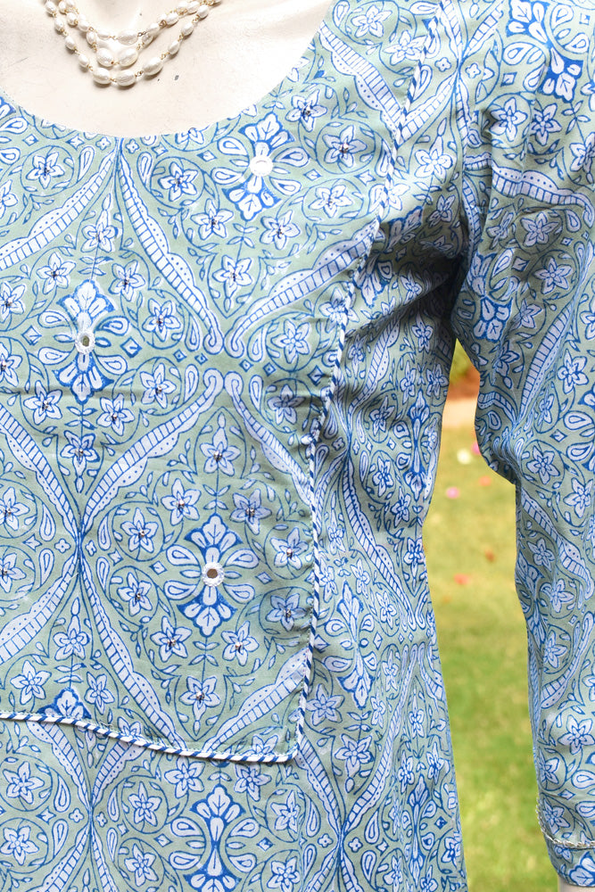 Block Printed Cotton Kurta with embroidery & sequins - size 42