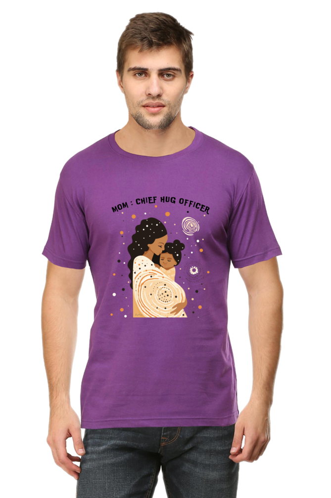 Mom : Chief Hug Officer - Classic Unisex T-shirt