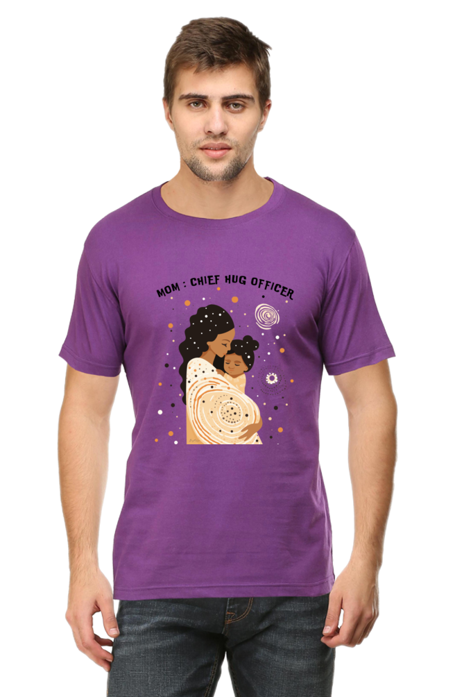 Mom : Chief Hug Officer - Classic Unisex T-shirt