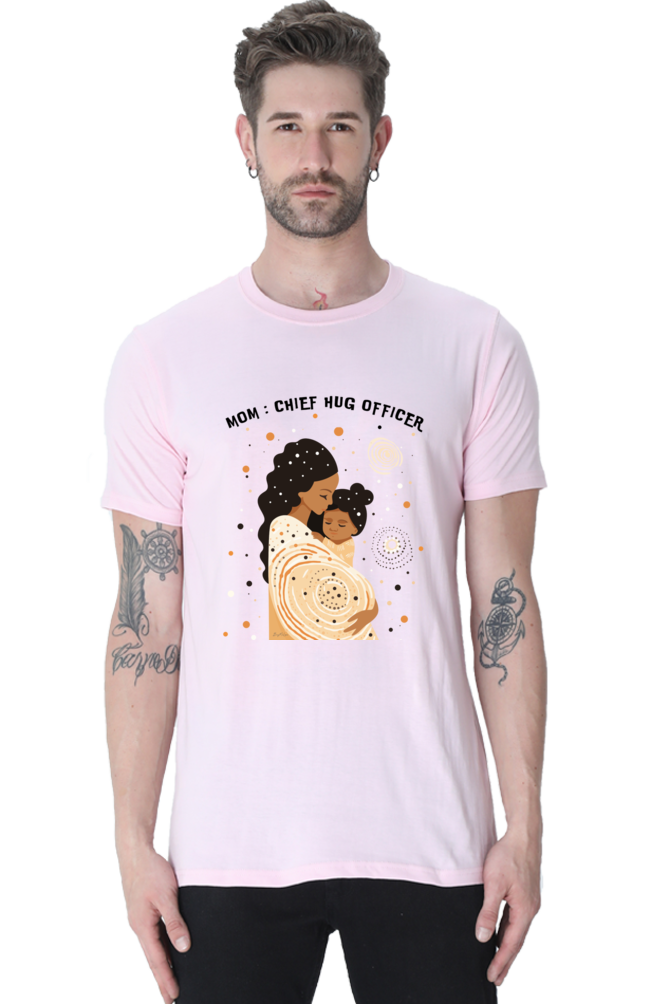 Mom : Chief Hug Officer - Classic Unisex T-shirt
