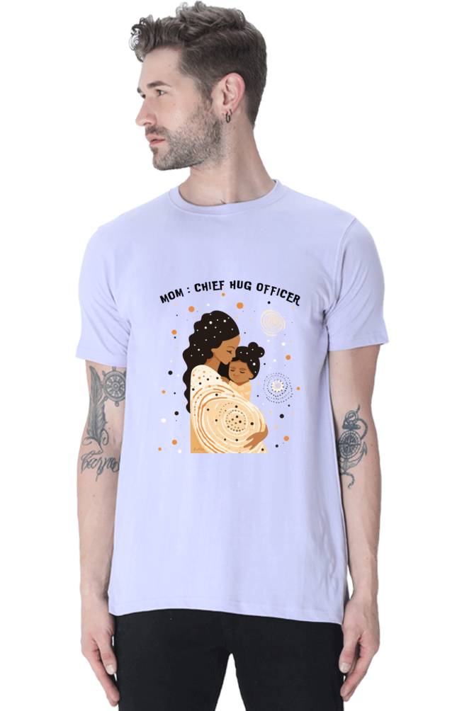 Mom : Chief Hug Officer - Classic Unisex T-shirt