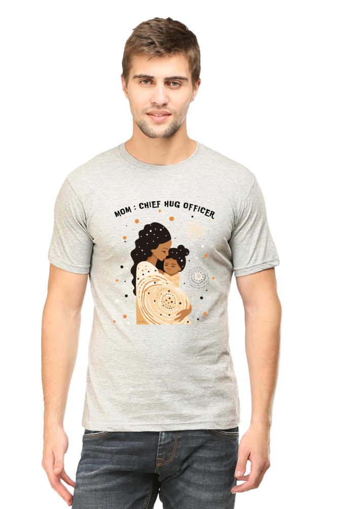 Mom : Chief Hug Officer - Classic Unisex T-shirt