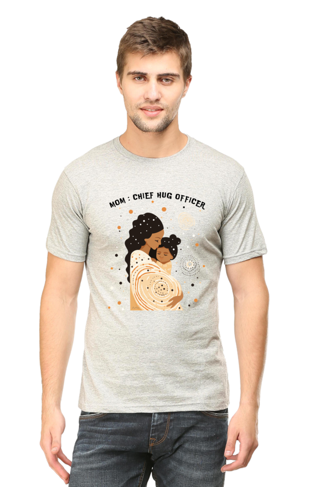 Mom : Chief Hug Officer - Classic Unisex T-shirt