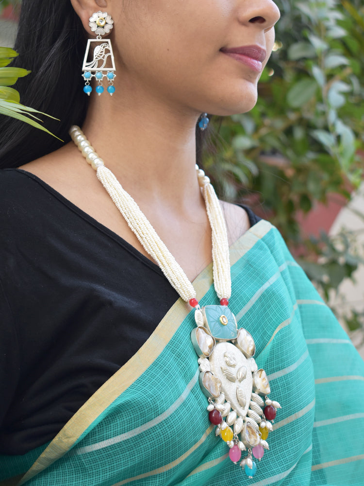 Beautiful Silver Look Alike Statement Necklace with earrings