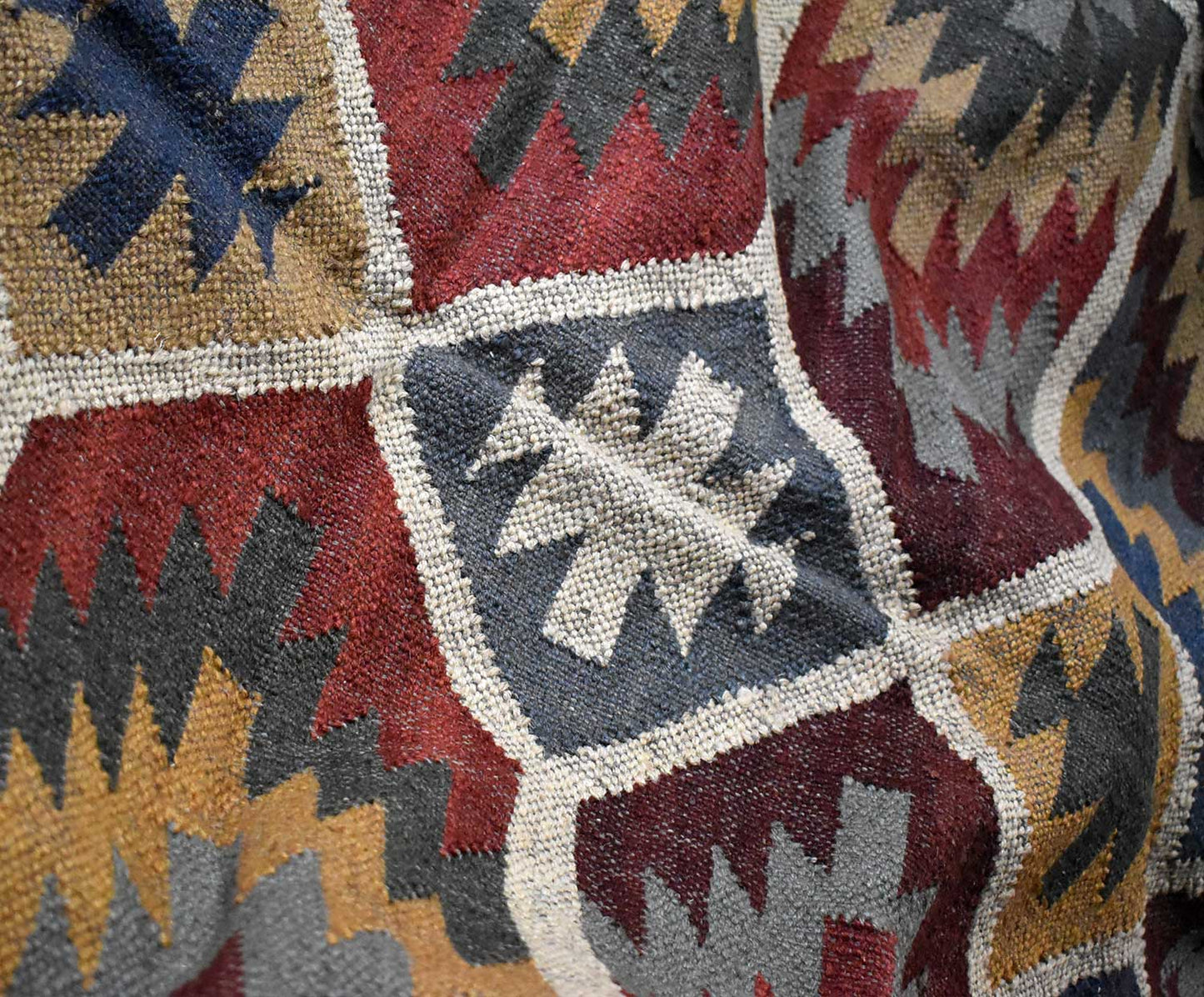 Handwoven Jute & Cotton Rug 6 x 4 ft