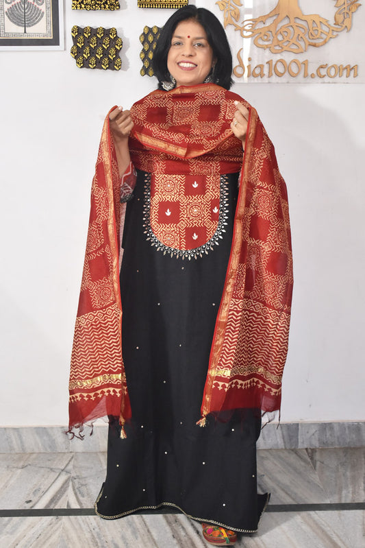 Handwoven Cotton suit with Hand Embroidery & Gota Patti work
