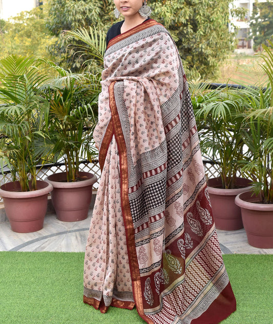 Elegant Handwoven Maheshwari saree with Bagh Hand Block Print