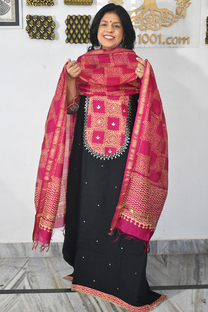 Handwoven Cotton suit with Hand Embroidery & Gota Patti work