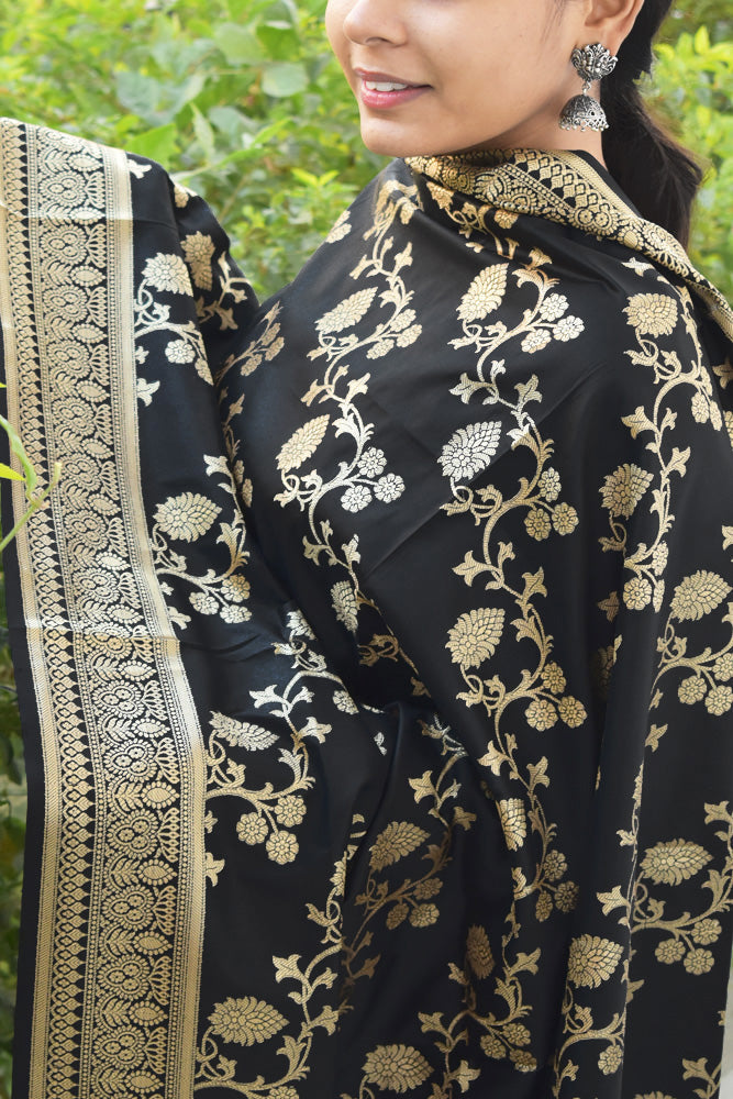 Beautiful Banarasi Dupatta with All over floral jaal