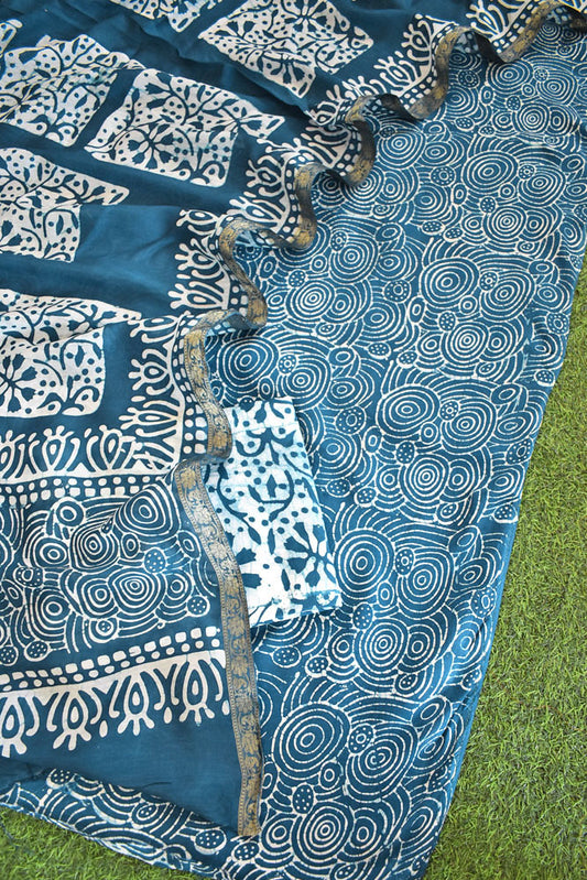 Beautiful Batik Muslin Unstitched suit fabric