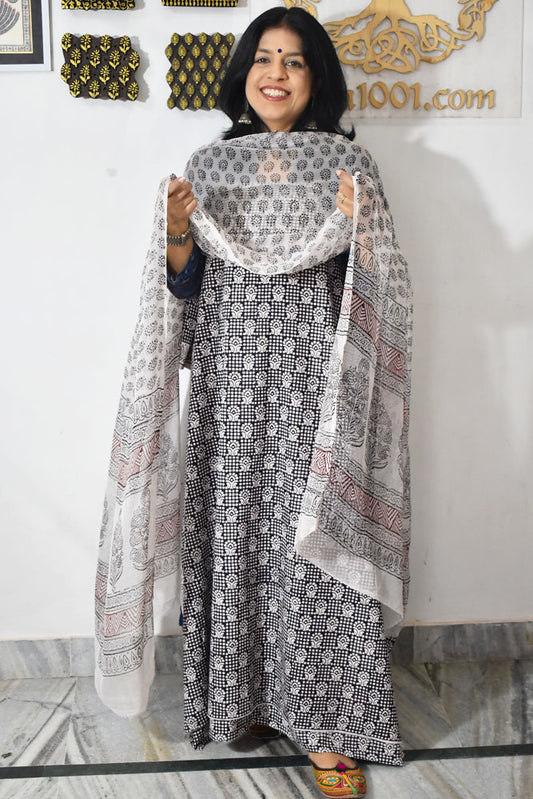 Classic Bagh Block Printed unstitched suit fabric with chiffon dupatta