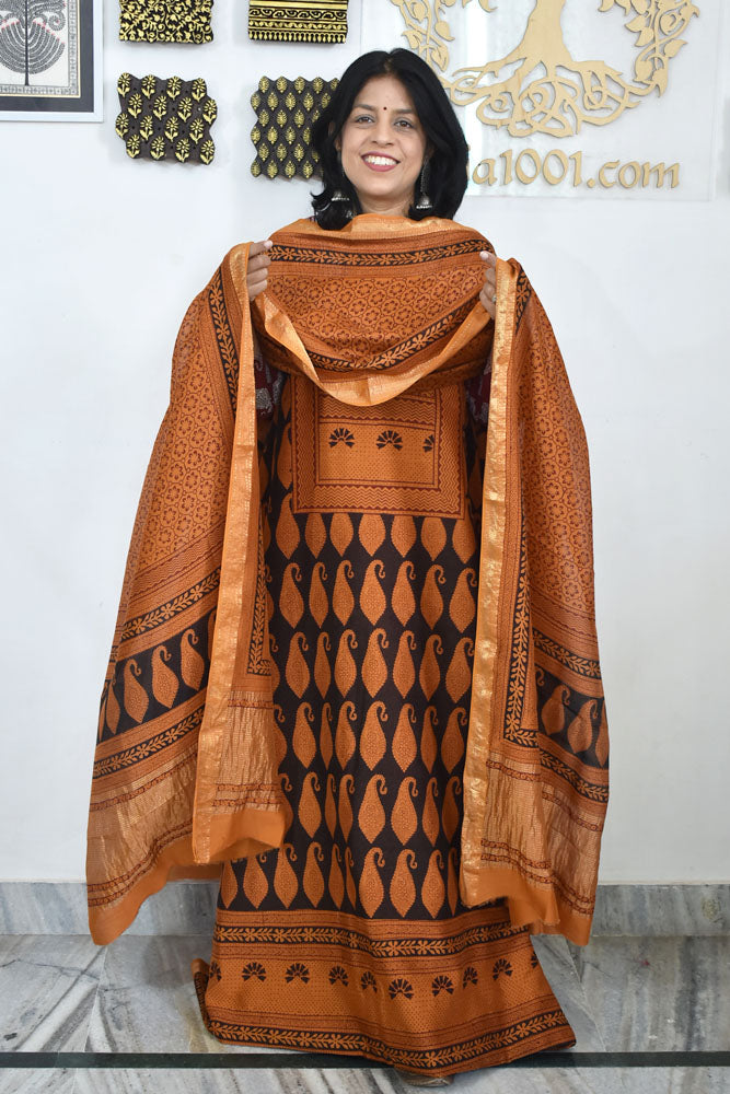 Bagh Hand Block Printed unstitched 3 pcs Handwoven Maheshwari suit fabric with Zari borders & Lagdi ( zari palla )